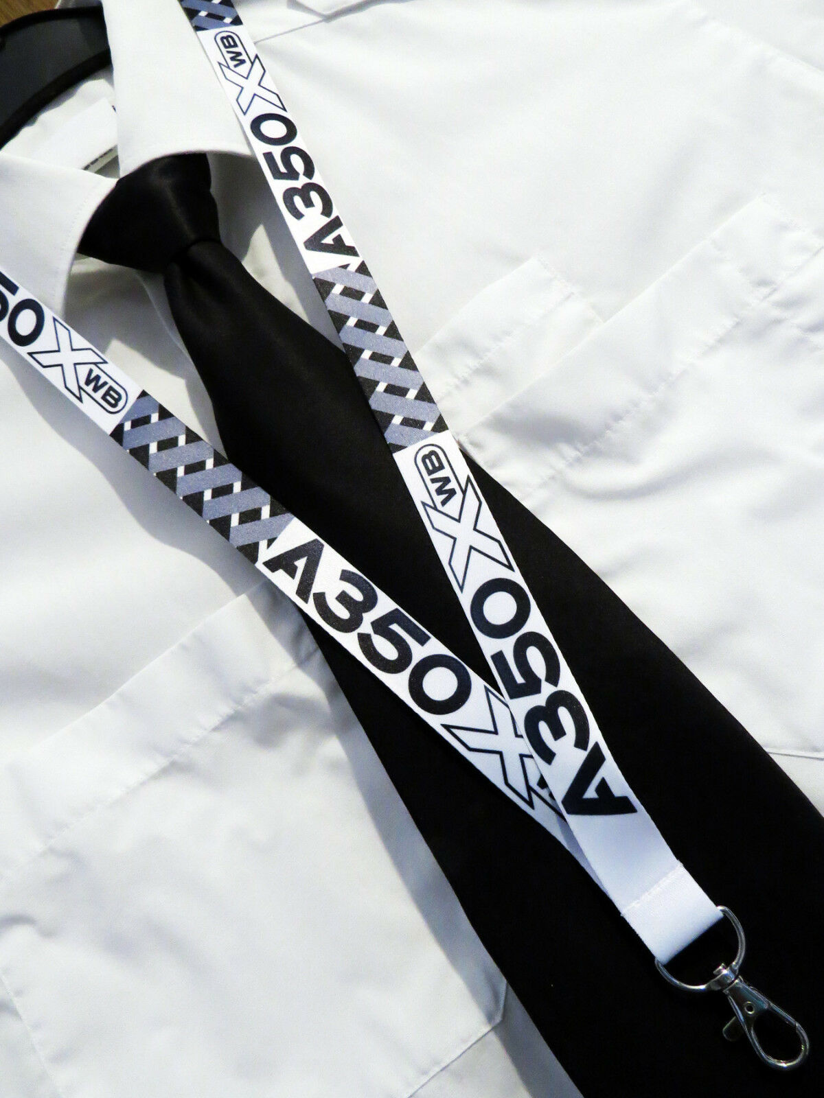 Airbus A350 Pilots Crew Carbon White Lanyard Neckstrap With Safety Clip Lanyard